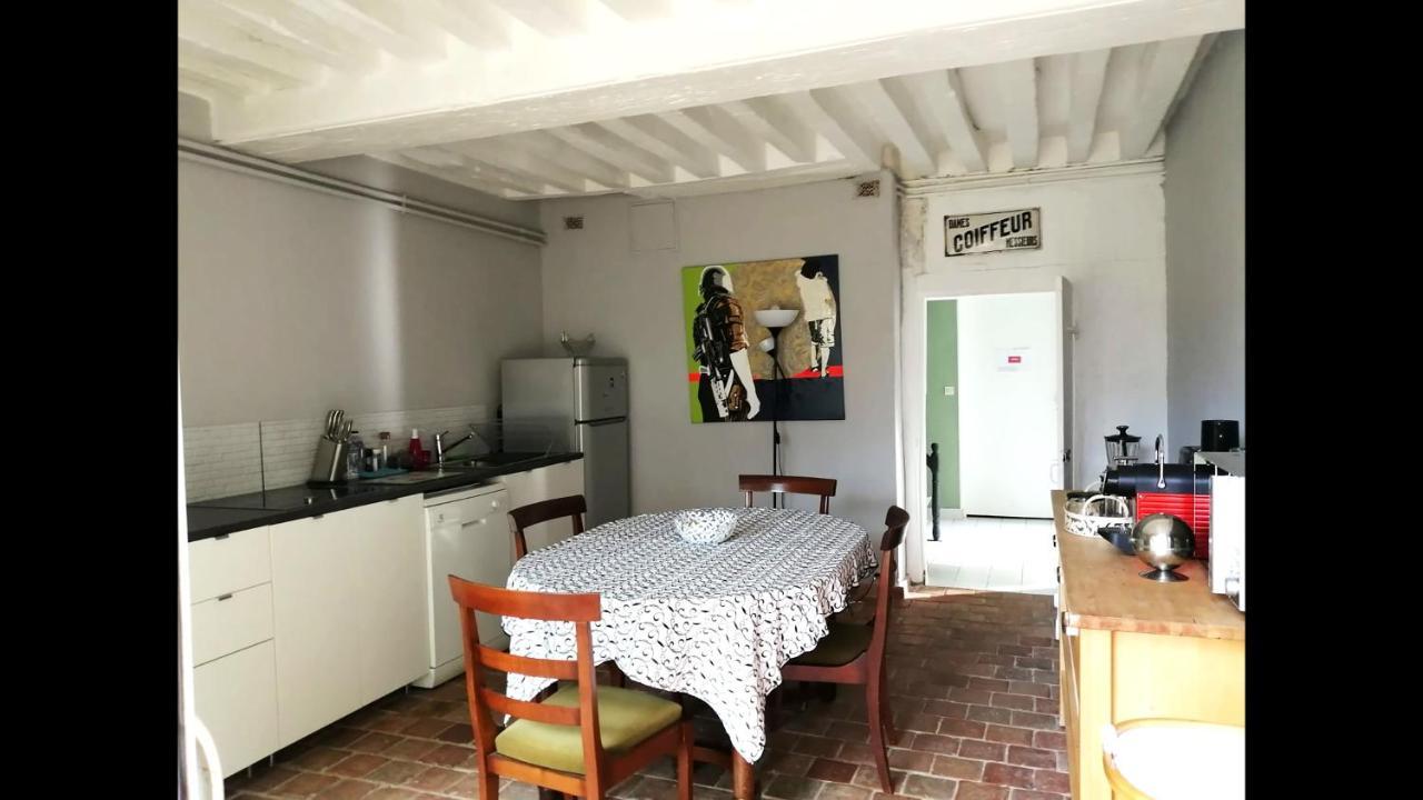 Room In Guest Room - Maison Lamerique Welcome You To One Of Their Room Dogs Are Also Welcomed Saint-Jean-le-Blanc Eksteriør billede